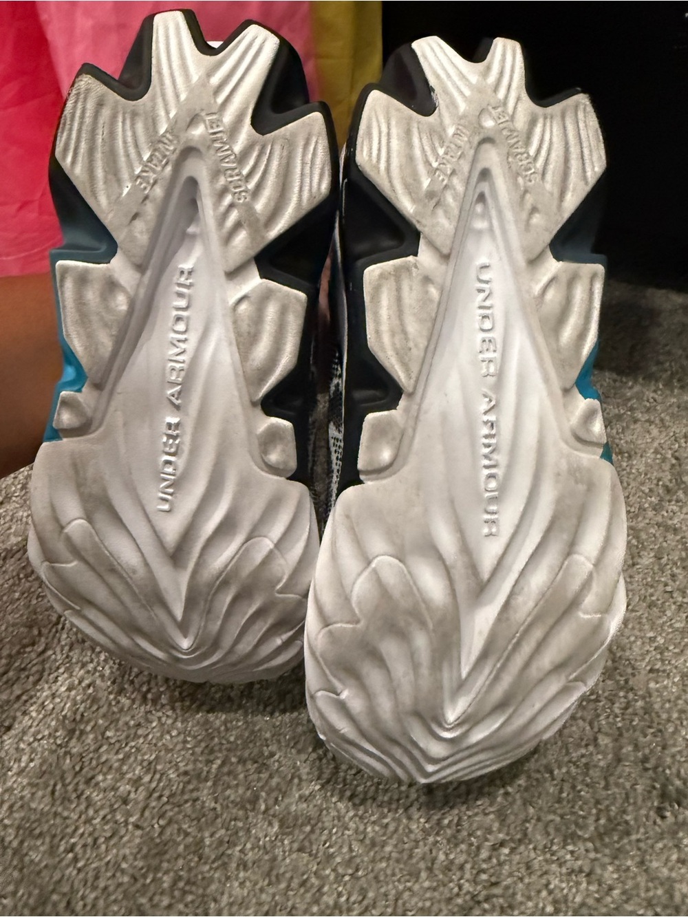 Under Armour-SCRAMJET Black & White Athletic Sneakers with Blue Accent sz 3kids - Picture 5 of 6